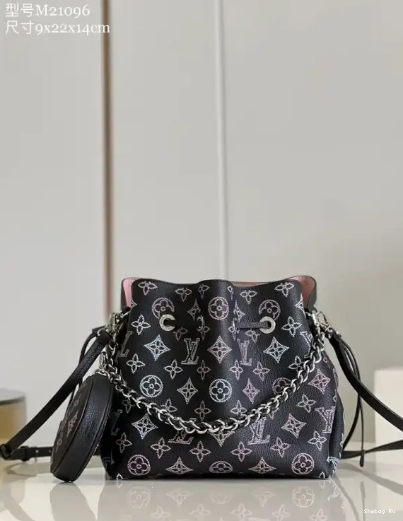BELLA LOUIS VUITTON 0610